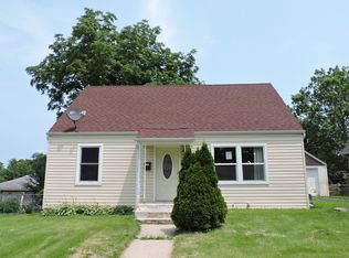 459 Cleveland Ave, Elgin, IL 60120