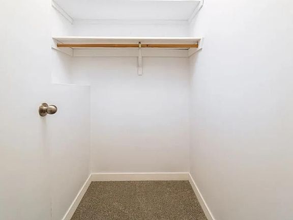4th image of 32 Holmes St