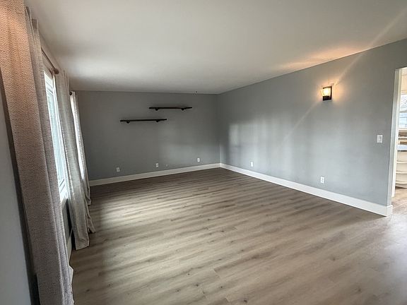 5th image of 915 Avenue F