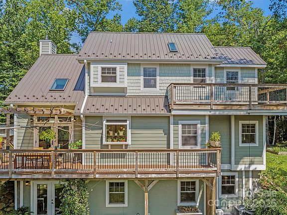 3rd image of 97 Gordon Ln
