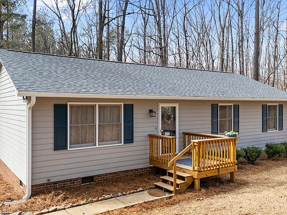 2nd image of 517 John Mitchell Rd