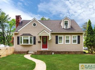 16 Yard Ave, Farmingdale, NJ 07727