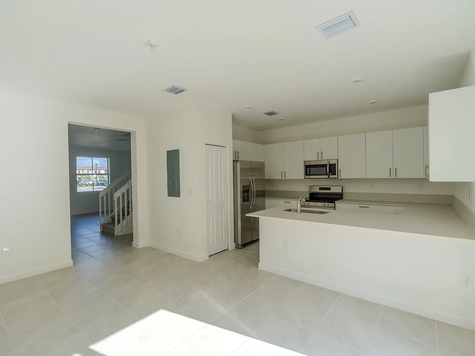 3 bed, 1668 sqft, $2,700 — Photo 4