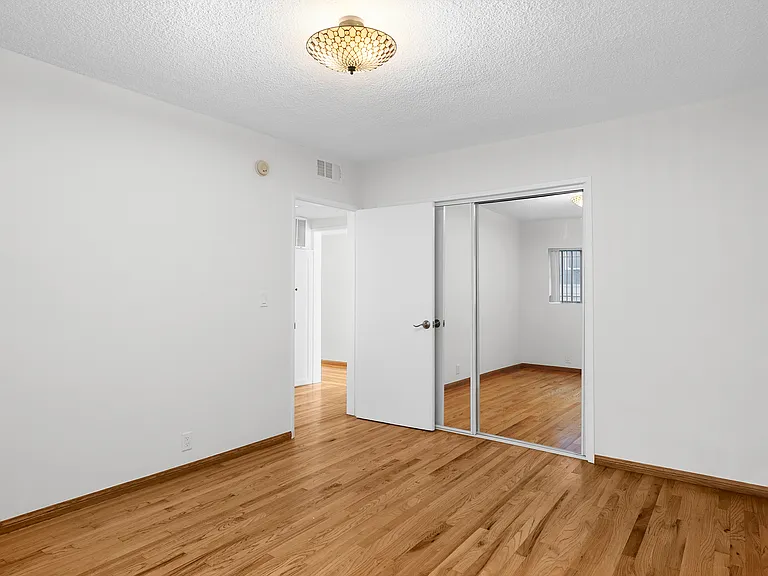 824 S Shenandoah St #2 — Photo 15