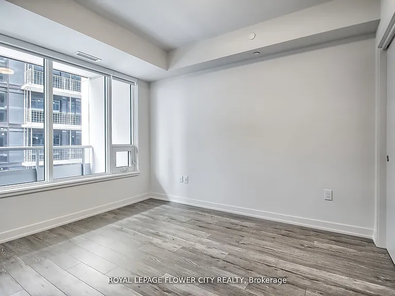 212 King William St #1011 — Photo 20