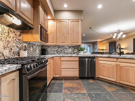5th image of 933 Northwood Blvd Unit 7