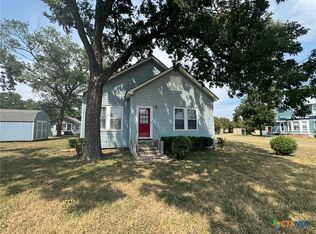 406 E 12th St, Cameron, TX 76520
