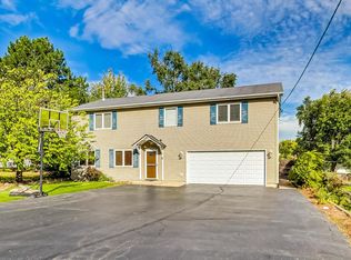 21290 W Park Dr, Lake Villa, IL 60046