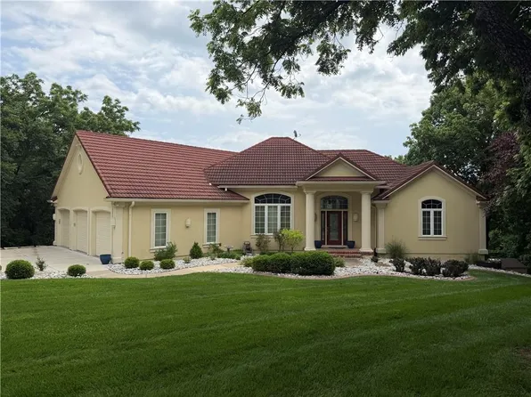 2210 SW Opossum Hollow Rd, Blue Springs, MO 64015