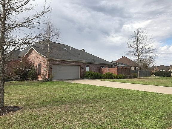 Side Yard / Garage View