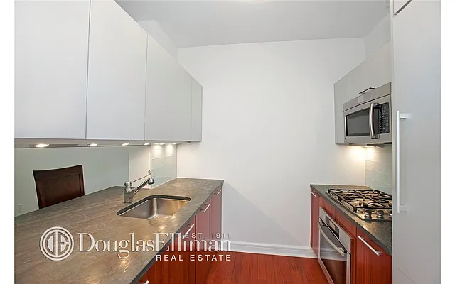 Rented by Douglas Elliman | media 32