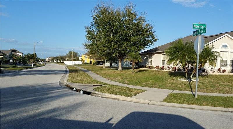 2nd image of 4907 Newton Ct