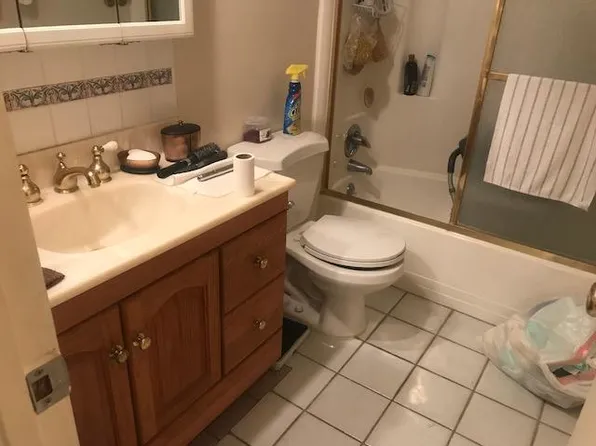 5414 Newcastle Ave APT 19, Encino, CA 91316