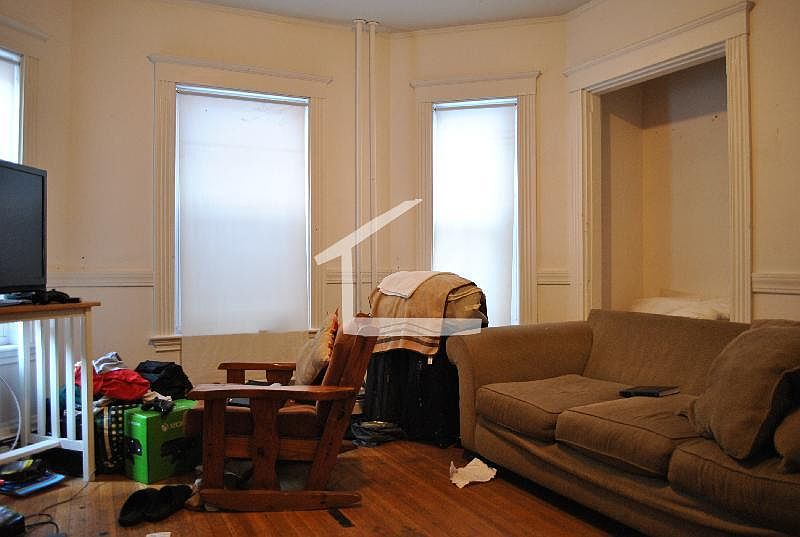 2nd image of 8A Chester St #1C