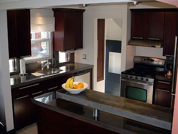 Awesome Kitchen w/Glazed Counters
