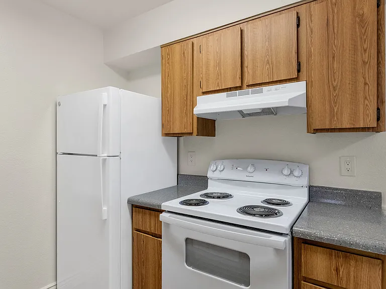 Urban Walk Apartments — Photo 21