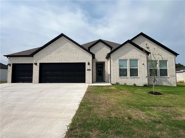 940 Red Cedar Pl, Rogers, AR 72756