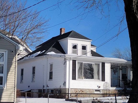 3rd image of 122 Angell St