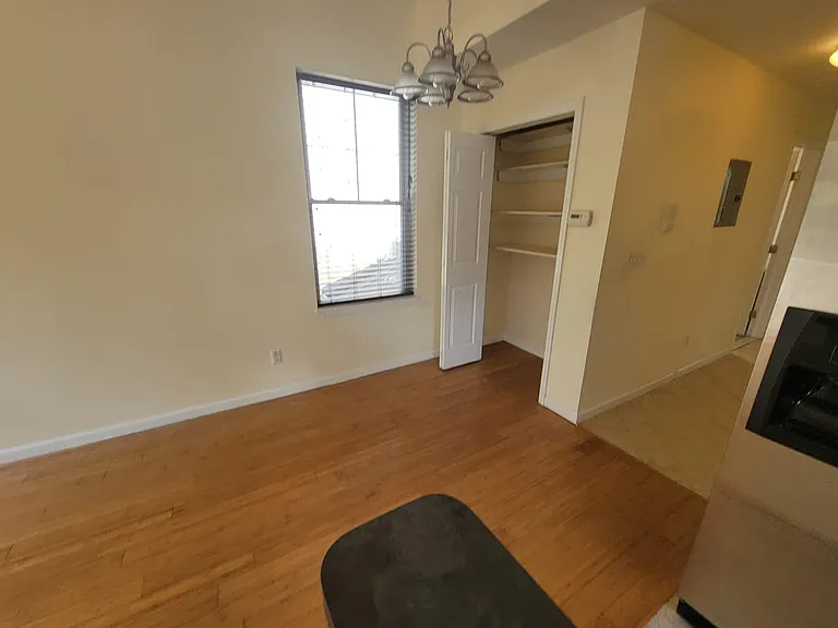 199 Van Winkle St #2 — Photo 15