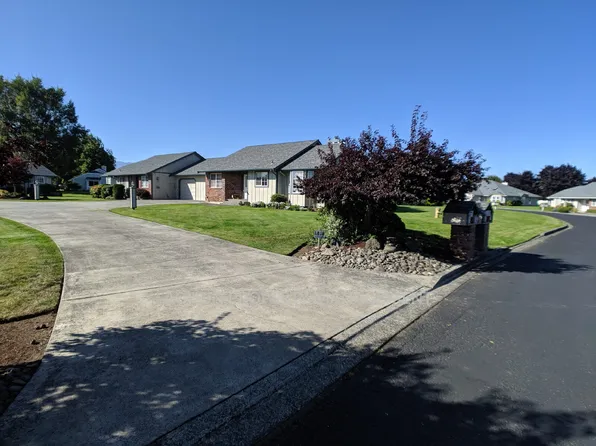 882 N Oxford Way, Sequim, WA 98382