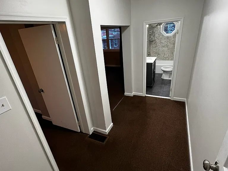 552 Bath St #2 — Photo 6