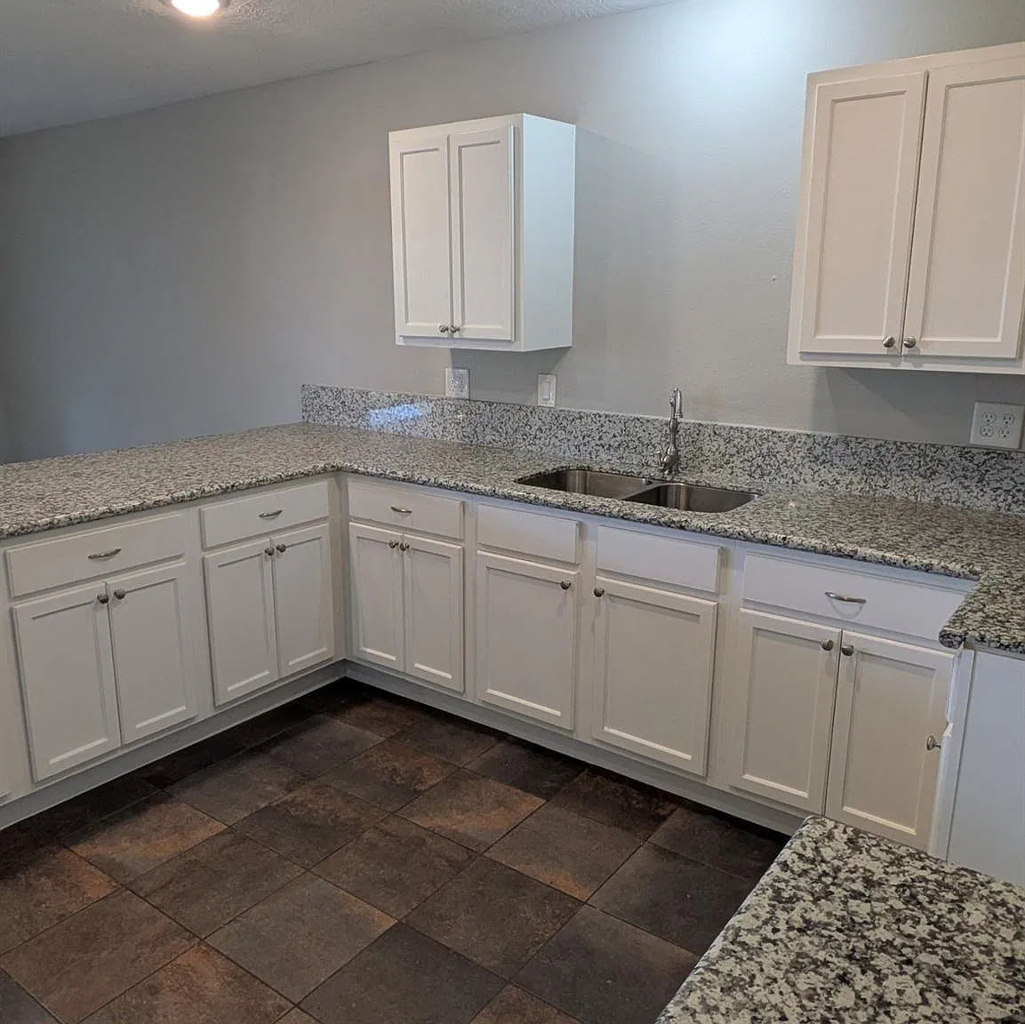 3 bed, 1.0 bath, 1200 sqft, $1,600 — Photo 4