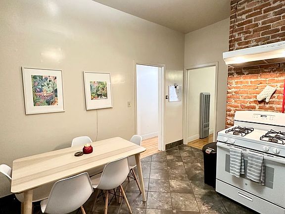 5th image of 2476 Bush St APT 5