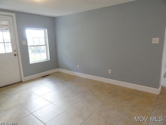 4th image of 66 Hays Dr