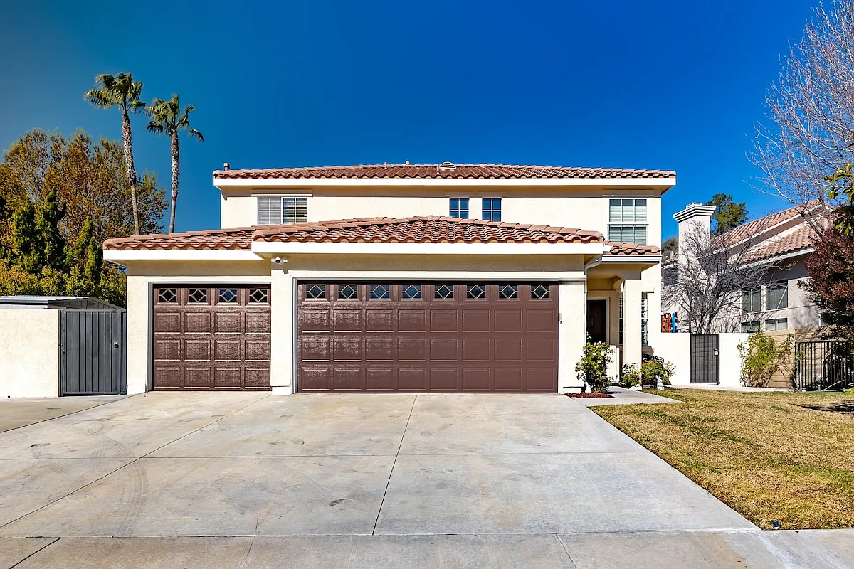 5 bed, 2458 sqft, $8,000 — Photo 3