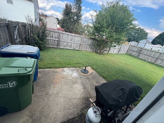 3rd image of 100 Clairwood Dr