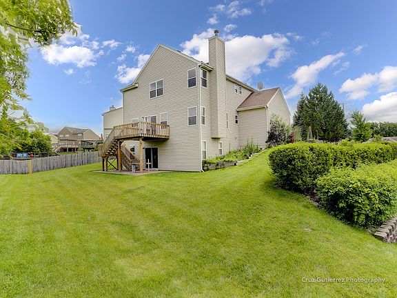 4th image of 415 Farmwood Ct