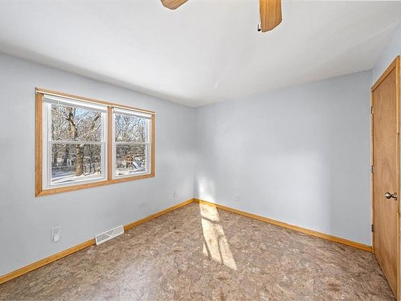 5th image of 652 S 72nd St