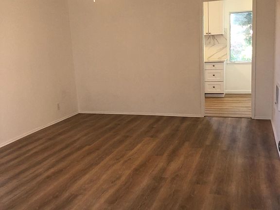 3rd image of 36 Orchard Ave #4