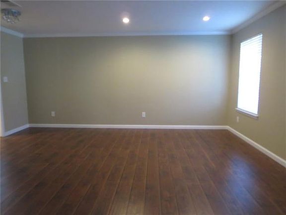 3rd image of 2118 Normandy Dr