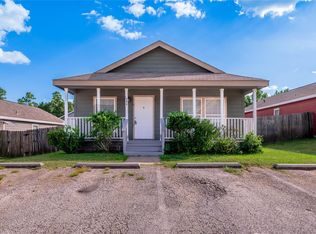 121 Varsity Dr, Huntsville, TX 77340