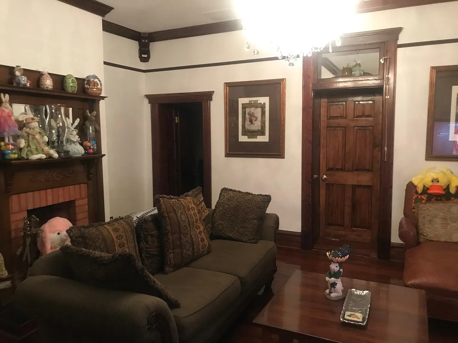 Shared family room for all Mansion Tenants.