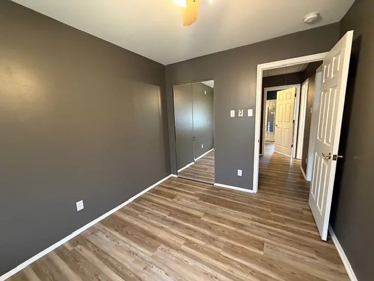 7489 Hazelcrest Dr — Photo 22