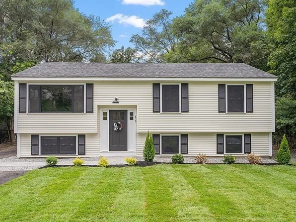 838 Shawsheen St, Tewksbury, MA 01876