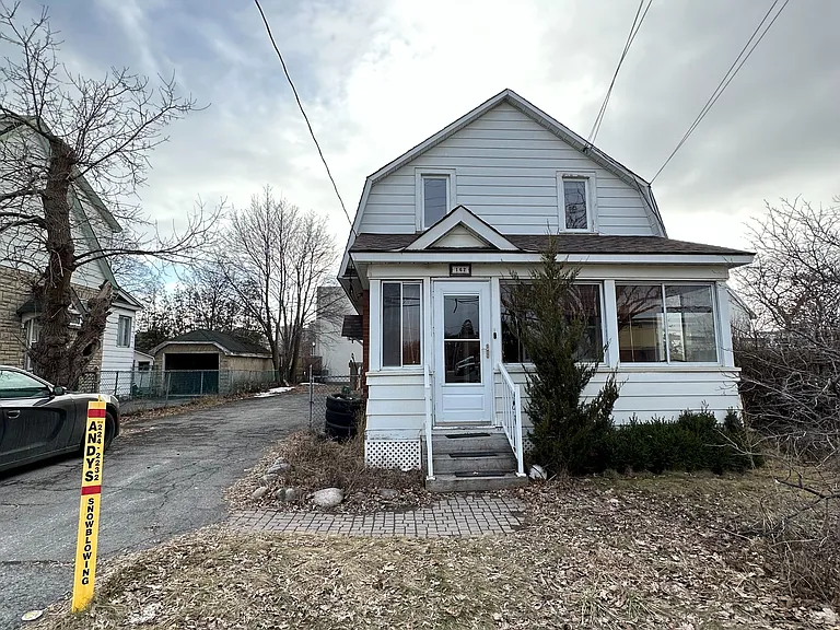 162 Woodroffe Ave — Photo 1
