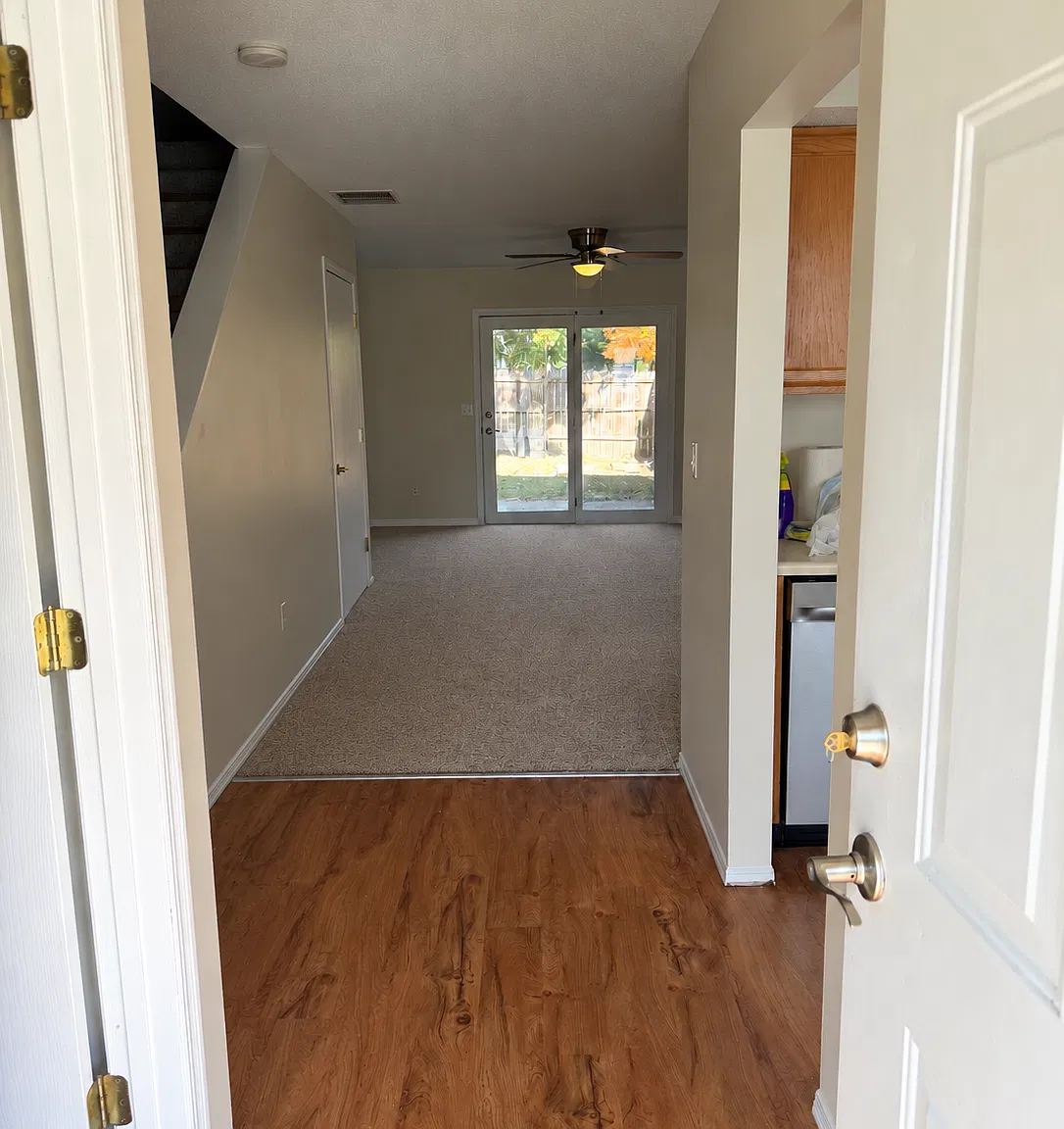 2 bed, 1.5 bath, 1100 sqft, $1,100 — Photo 3