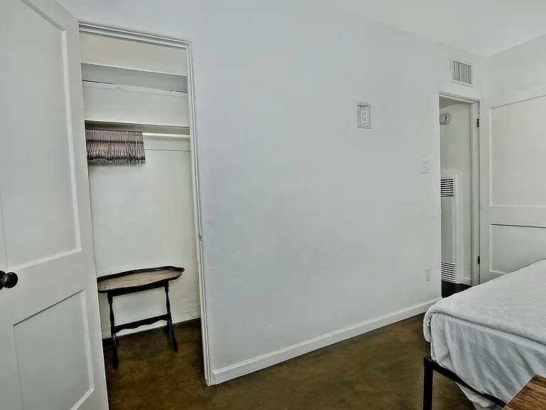 1919 W Earll Dr #2 — Photo 15