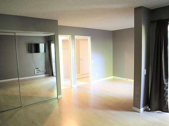 5th image of 7974 Mission Center Ct Unit G