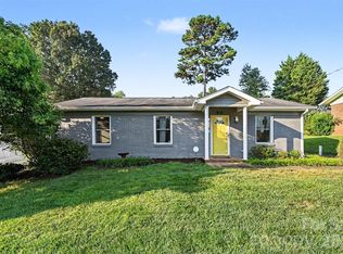 812 Capps Hill Mine Rd, Charlotte, NC 28216