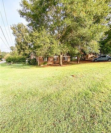 3rd image of 3021 Briarwood Ln