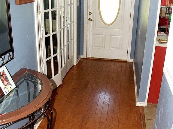 3rd image of 3933 Deerwood Cir