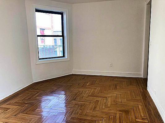 4th image of 975 Sherman Ave #S51