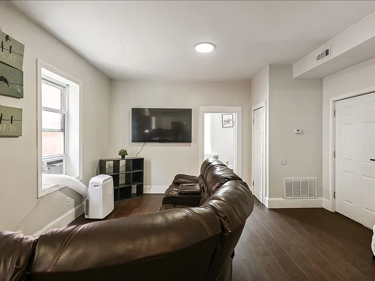 6311 Minnesota Ave #2R — Photo 3