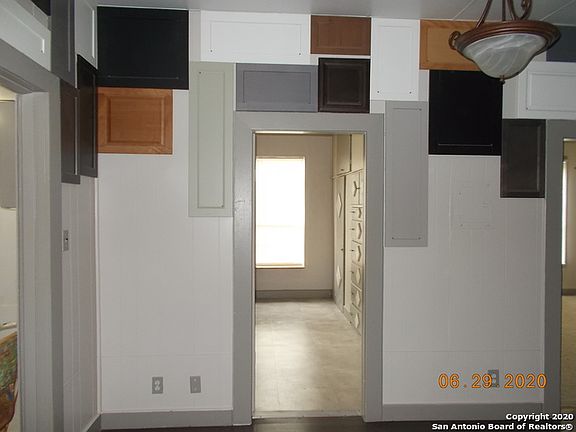 4th image of 214 W Schulz St