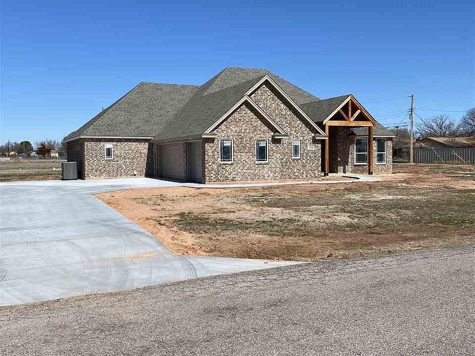 2nd image of 1040 Pawhuska Dr