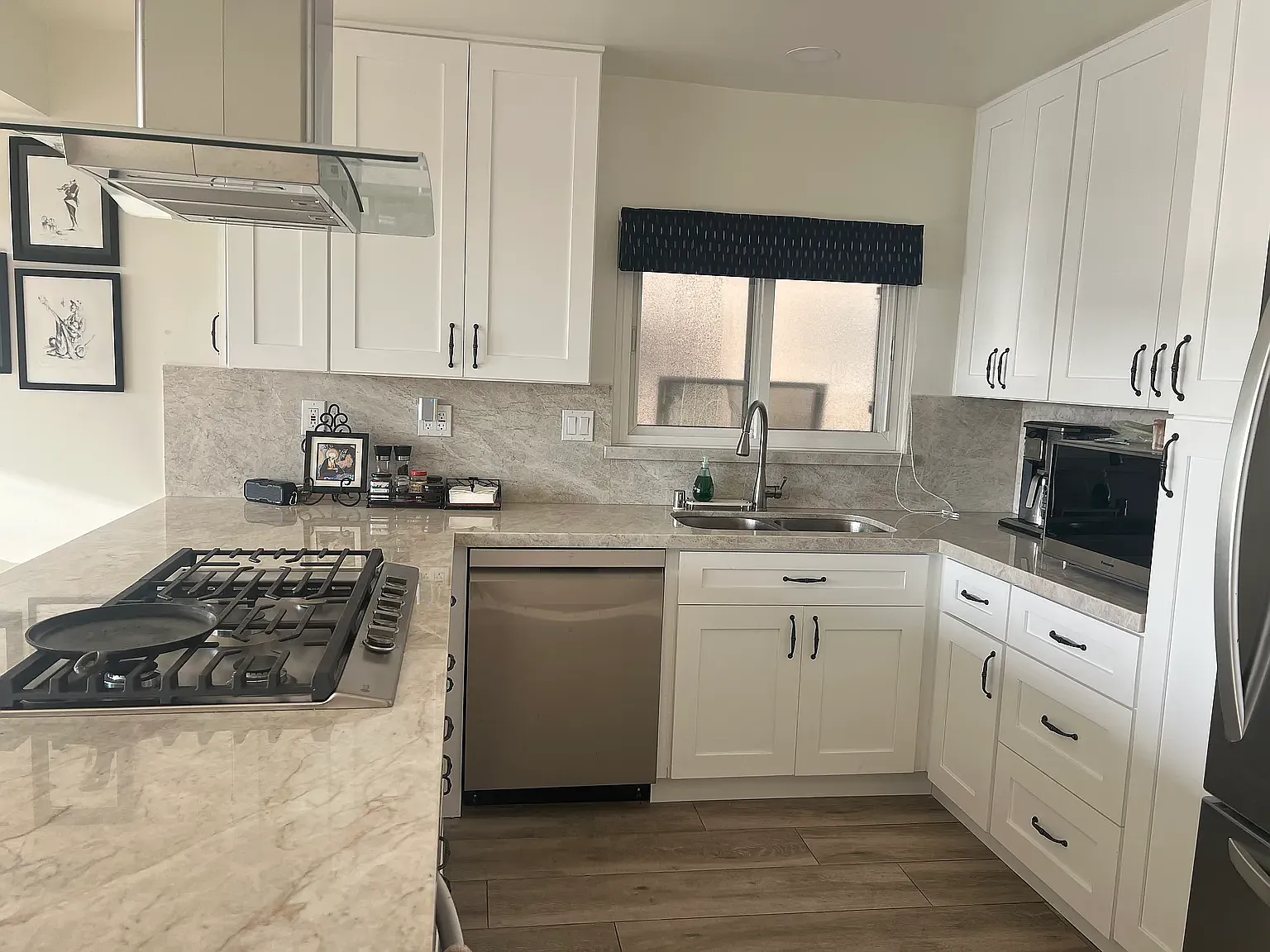 3 bed, 936 sqft, $10,000 — Photo 2